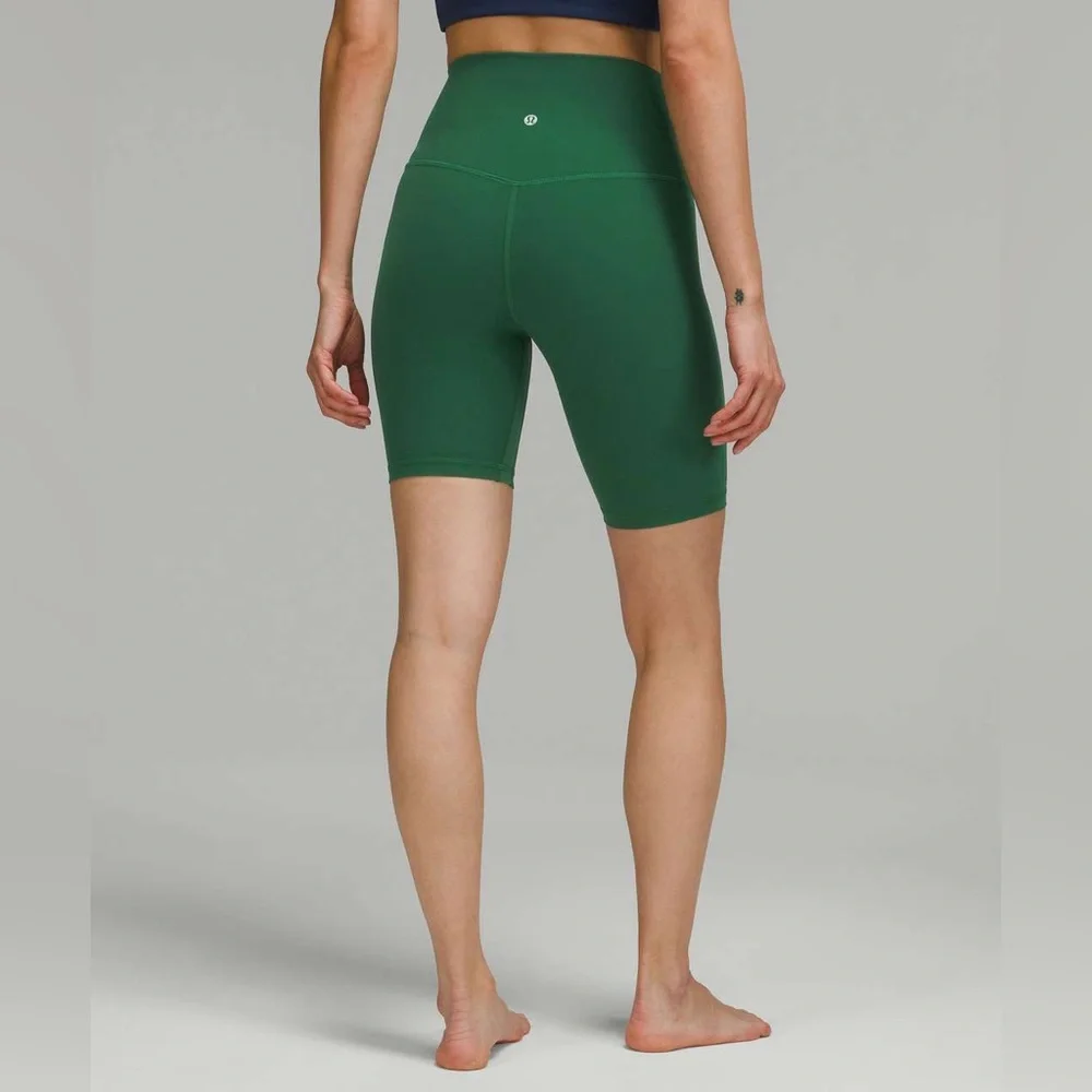 lululemon athletica Align High Rise Short 8” in Everglade Green Size: 0 - Picture 1 of 7